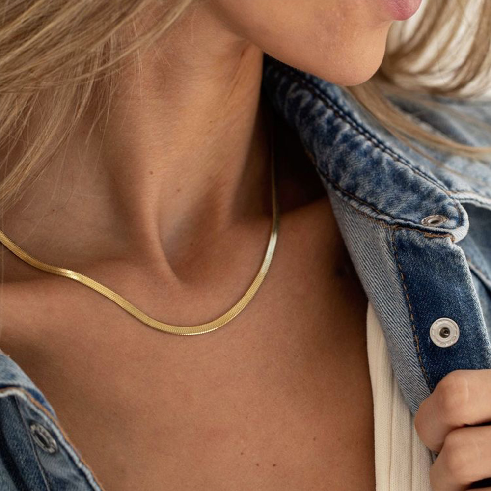 گردنبند مدل ماری طلایی